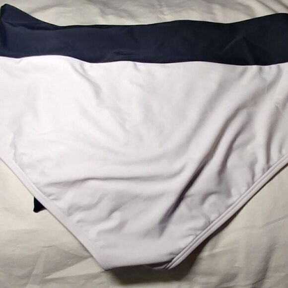 Unique Vintage Swim Bottoms - Picture 2 of 4